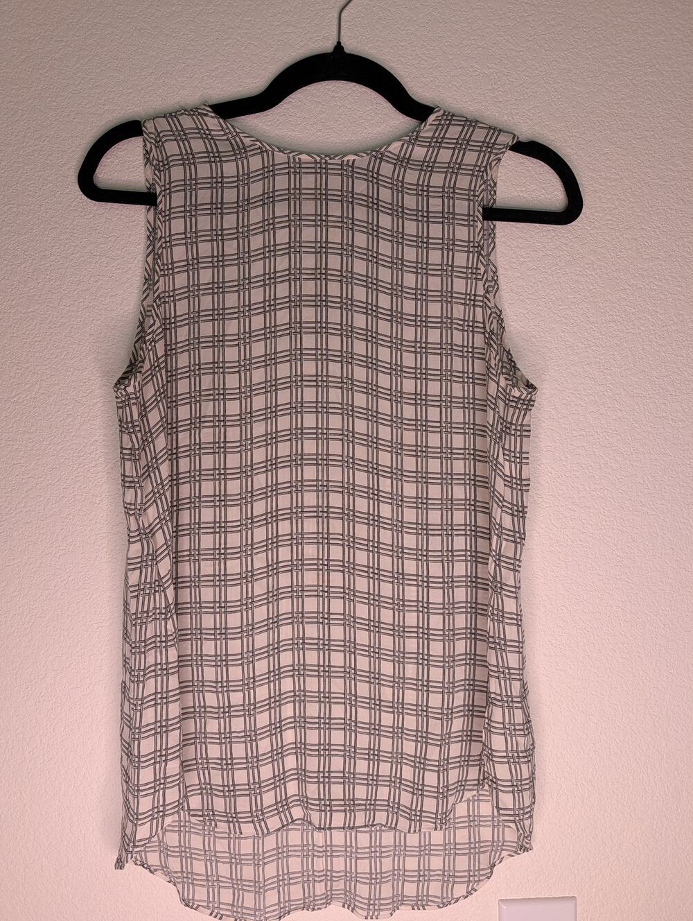 Theory Women's 100% Silk Striped Tank M Chic Office Soft Professional Checkered